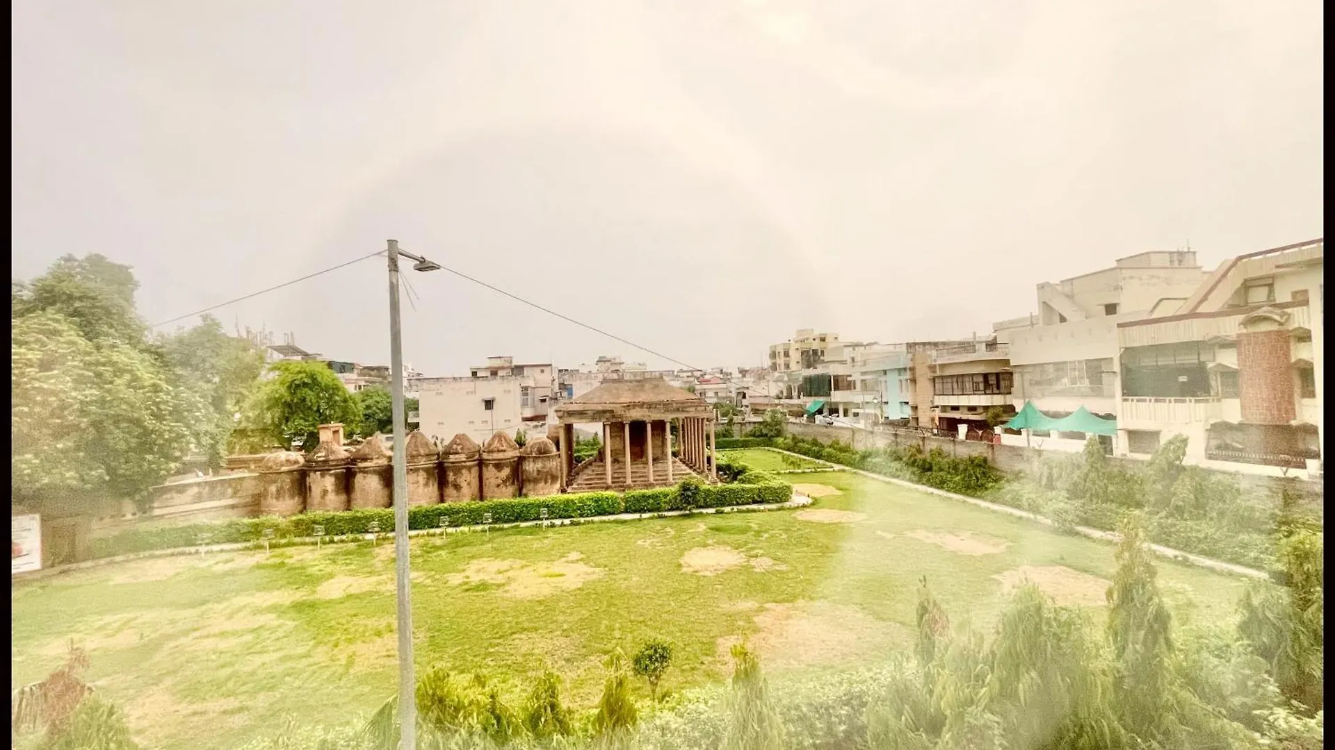 Hotel Shree ! Madhav Stay Palace Near Kashi Vishwanath Temple - Fully Air Conditioning - Best Hotel In Varanasi